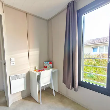 3 Dans Un Domaine Prive Avec Piscine Chauffee Et Park *