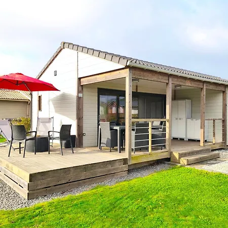 3 Dans Un Domaine Prive Avec Piscine Chauffee Et Park