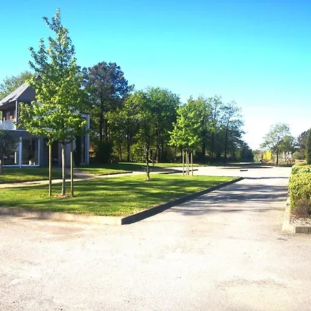 3 Dans Un Domaine Prive Avec Piscine Chauffee Et Park Horská chata Marzan