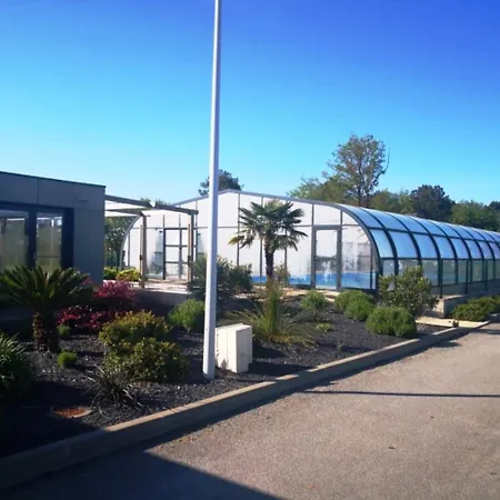 شاليه 3 Dans Un Domaine Prive Avec Piscine Chauffee Et Park *